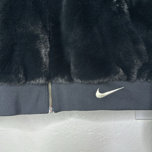 NWT NIKE FAUX FUR REVERSIBLE BOMBER JACKET SIZE LARGE BLACK - Picture 4 of 9